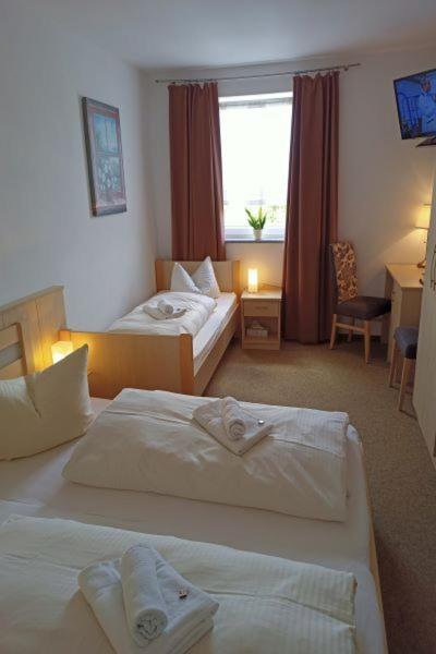 Hotel - Gasthof Erber Sinzing المظهر الخارجي الصورة